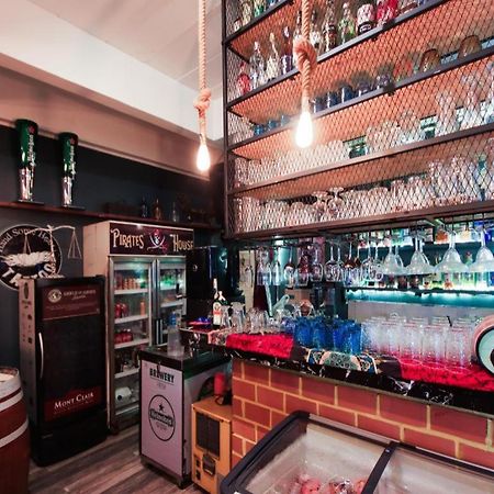 Oyo 1103 Pirates House Hotel Kepulauan Phi Phi Bagian luar foto